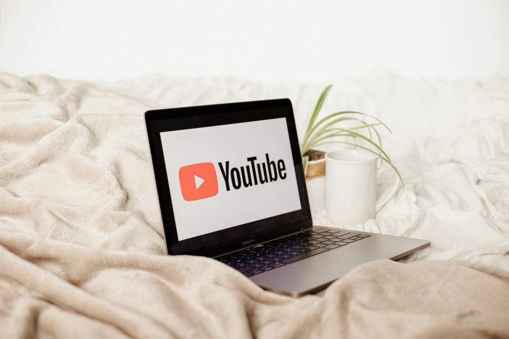 YouTuber content creator laptop workflow