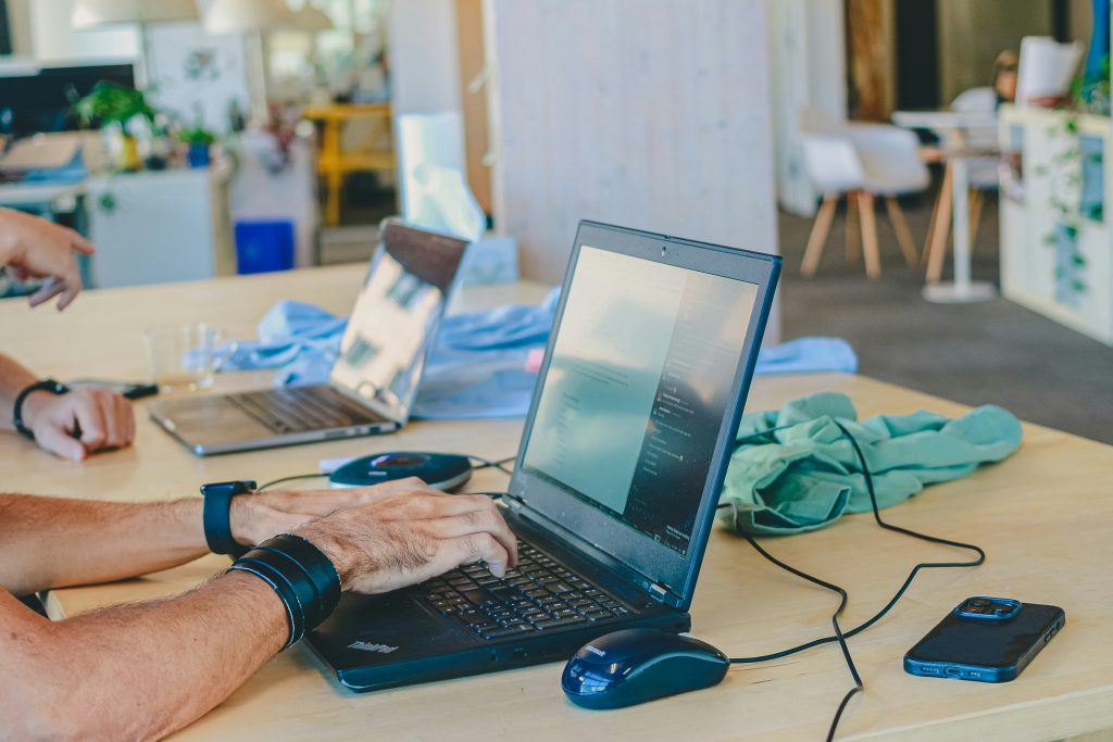 freelancer workflow digital tools laptop productivity