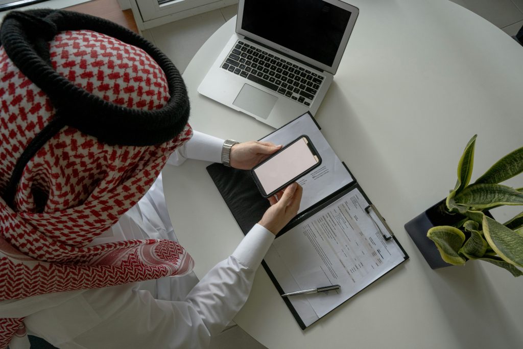 writing tools comparison interface digital Arabic