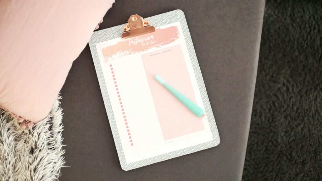 checklist clipboard audit table