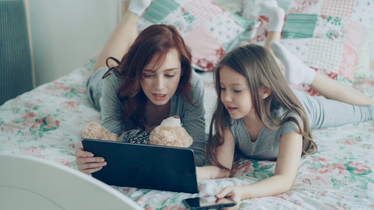 child tablet screen parent home