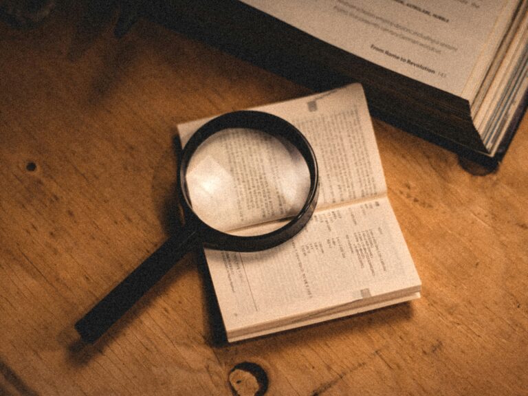 magnifying glass document verification light
