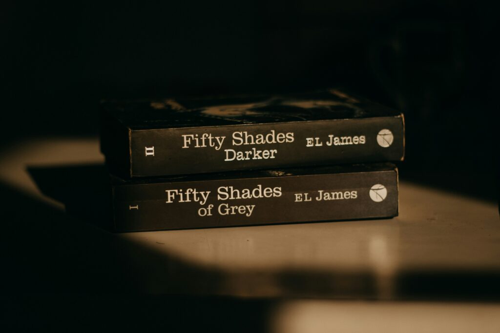 twilight fifty shades bestseller books comparison arabic