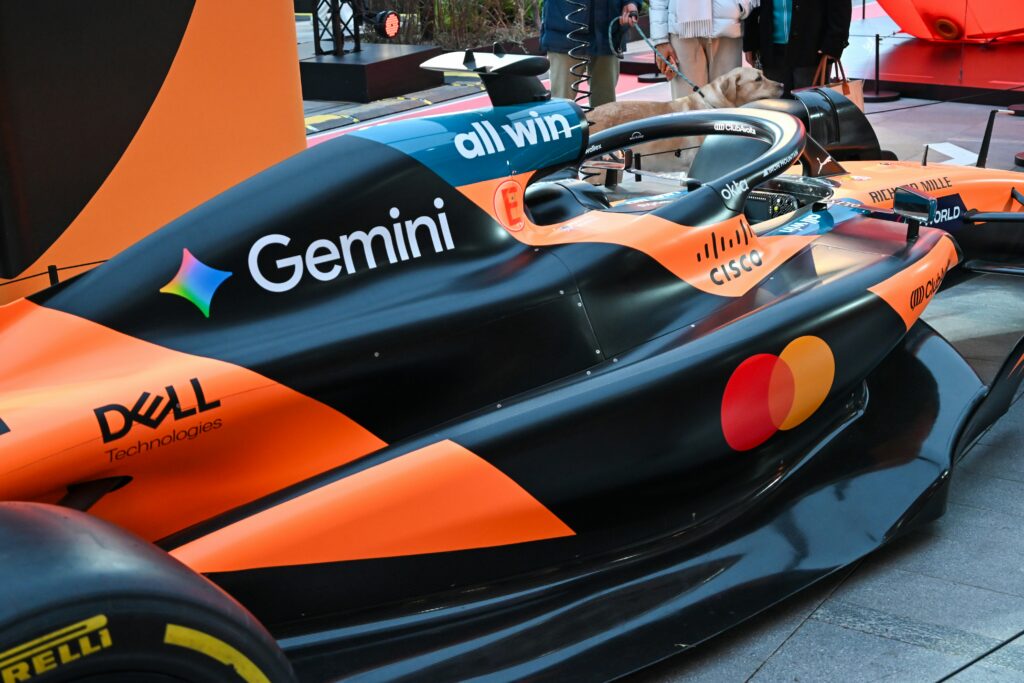 A racing car bearing the Gimny logo