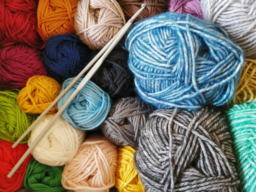 knitting needles wool yarn